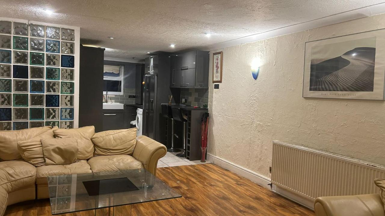 Home Away In A Close Thamesmead  Exterior foto